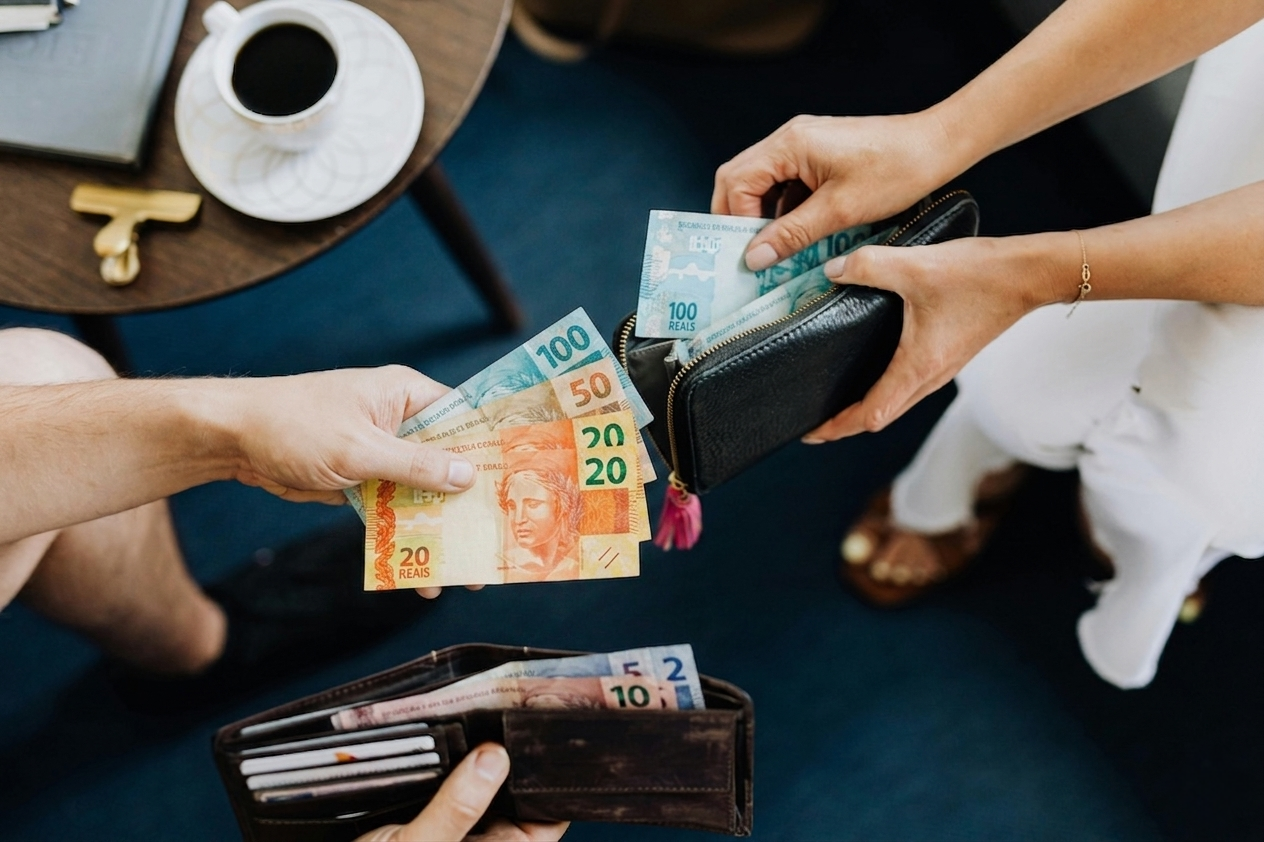 Misturar contas pessoais e do restaurante: por que isso complica sua gestão financeira